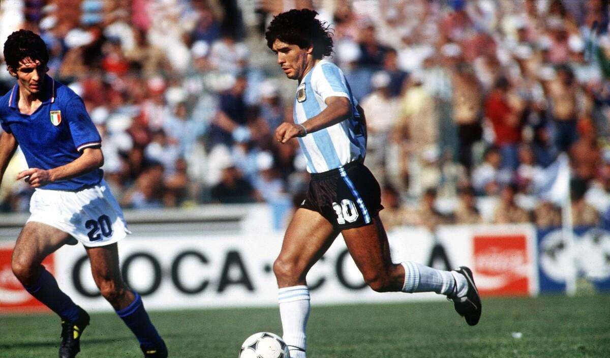马拉多纳为什么被称为球王 在阿根廷的地位如何