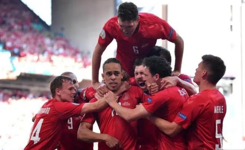 丹麦和突尼斯足球谁厉害？丹麦曾上演“童话”