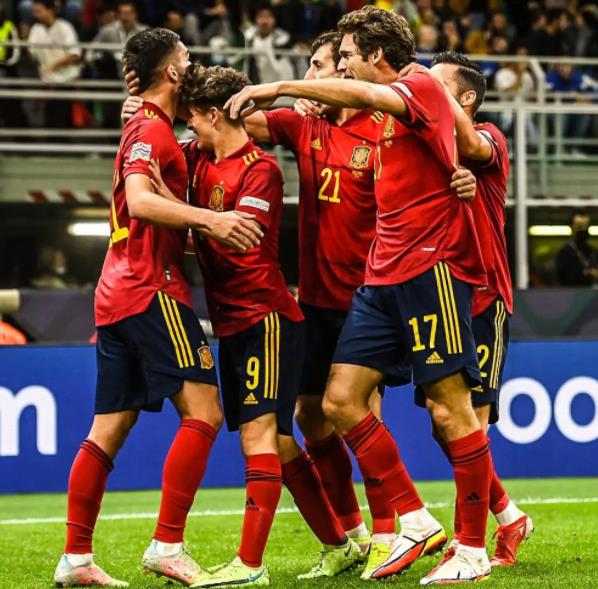 西班牙和哥斯达黎加足球哪个厉害？哥斯达黎加星光黯淡