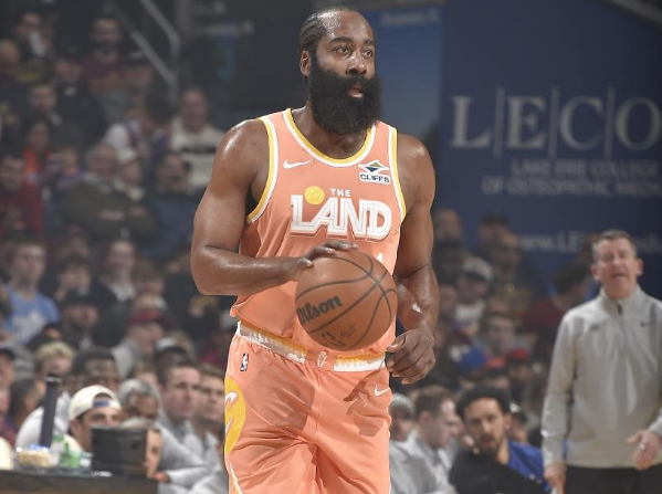 哈登罚球出手数超越一万次 成为NBA历史第七人