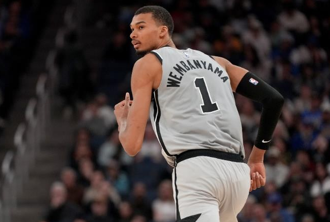 文班亚马最新伤情 确诊为脑震荡