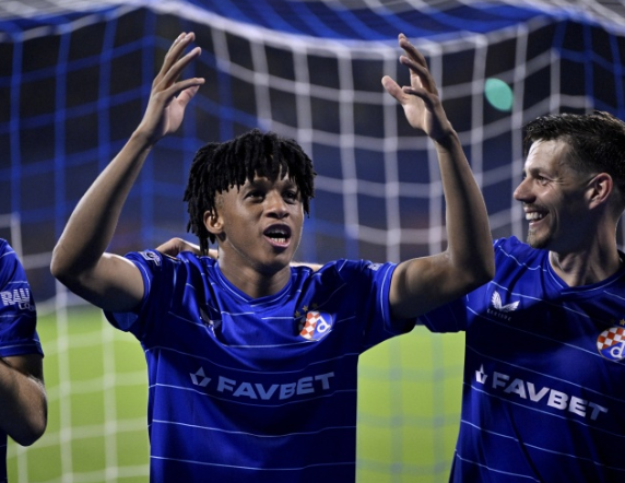 巴萨仍关注16岁瓦雷拉，先明确拉什福德未来再决定是否求购