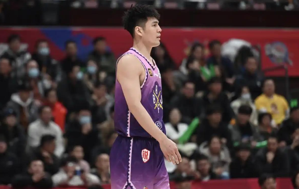 陈国豪获3年超级B类合同 年薪最高550万元