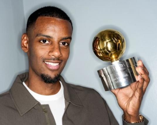 官方:伊萨克荣获2025瑞典金球奖,率纽卡夺冠成获奖主要因素