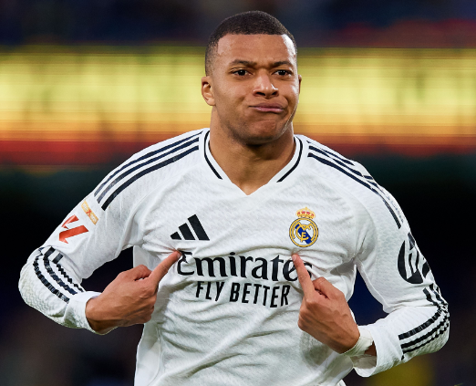 姆巴佩加盟皇马首个赛季打进33球，与范尼、C罗并列队史第二多