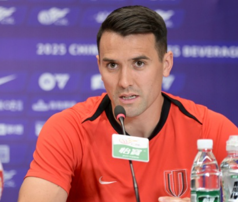 媒体人：上海海港有意周定洋有段时间了，不只是为了今年争冠