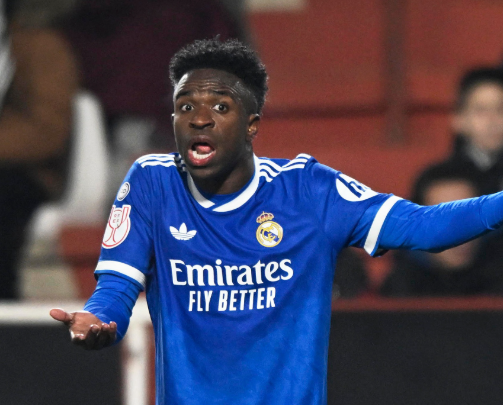 皇马球迷对维尼修斯的嘘声可能影响他的续约，嘘声达83分贝