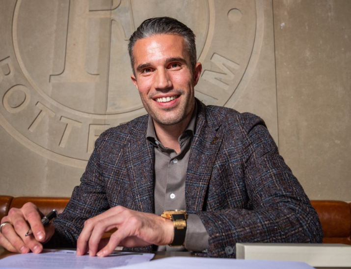 官方：41岁范佩西出任费耶诺德主帅，签至2027年！