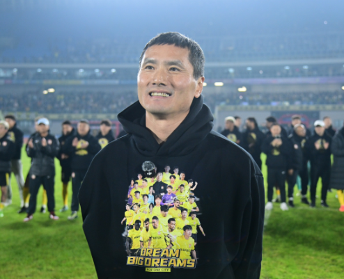 西海岸董事长：祝邵佳一带领国足取得好成绩，希望球迷能多多包容