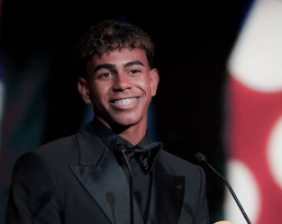 世体:亚马尔本周非常努力地训练,渴望重拾最佳状态