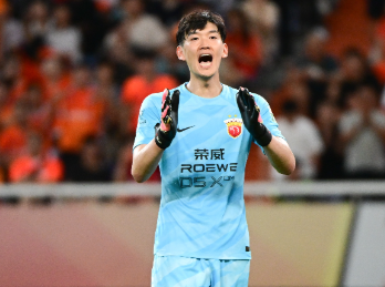 颜骏凌：有4支球队都有夺冠希望，这样的中超才有意思