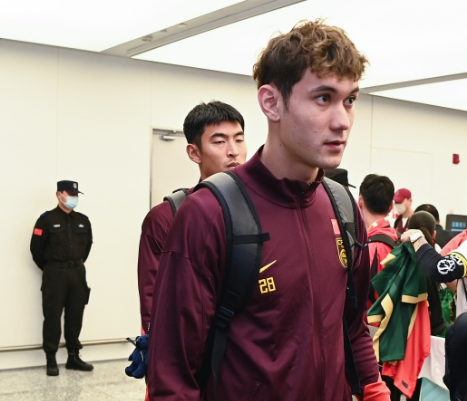 新鹏城跟队：拜合拉木是要离队了，他加盟蓉城后回家更方便了