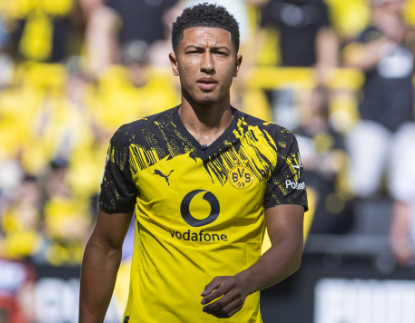 镜报：曼联正密切关注小贝林厄姆的情况，考虑在明年一月租借球员