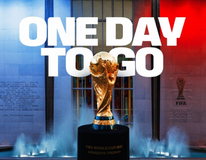 世界杯官方晒抽签仪式倒计时一天海报：大力神杯出镜