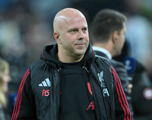 欧文：如果能带队拿到欧冠资格，斯洛特的帅位应该不会有问题