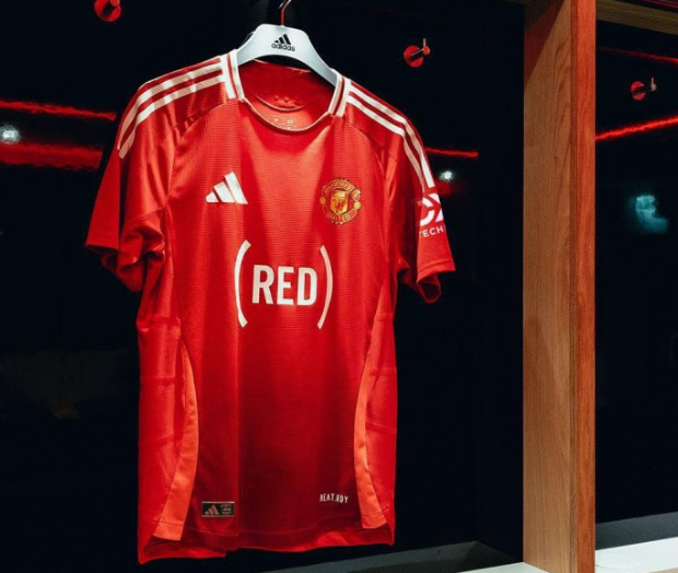 官方：曼联本轮穿特别球衣，推广慈善工作