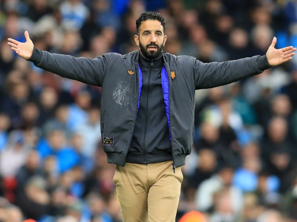 记者：曼联仍然支持阿莫林，目前没有寻找替代者