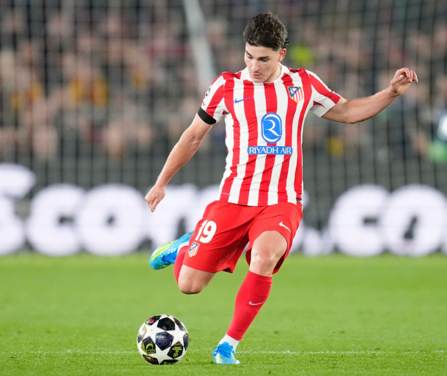 六台记者：马竞更衣室支持阿尔瓦雷斯，大家知道他的重要性