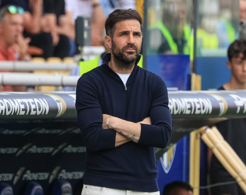 德媒：勒沃库森对哈维和滕哈赫兴趣不大，优先考虑小法和赫尔泽勒