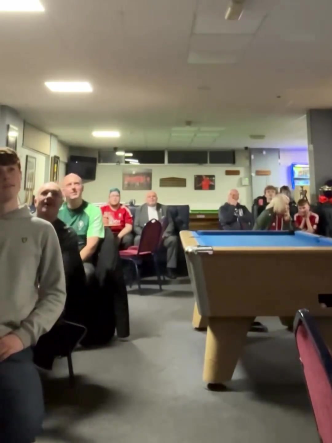 英足总杯直播全程高清免费观看热门球队对决精彩瞬间不容错过实时更新赛程比分分析深度解读战术布局球迷互动狂欢盛宴