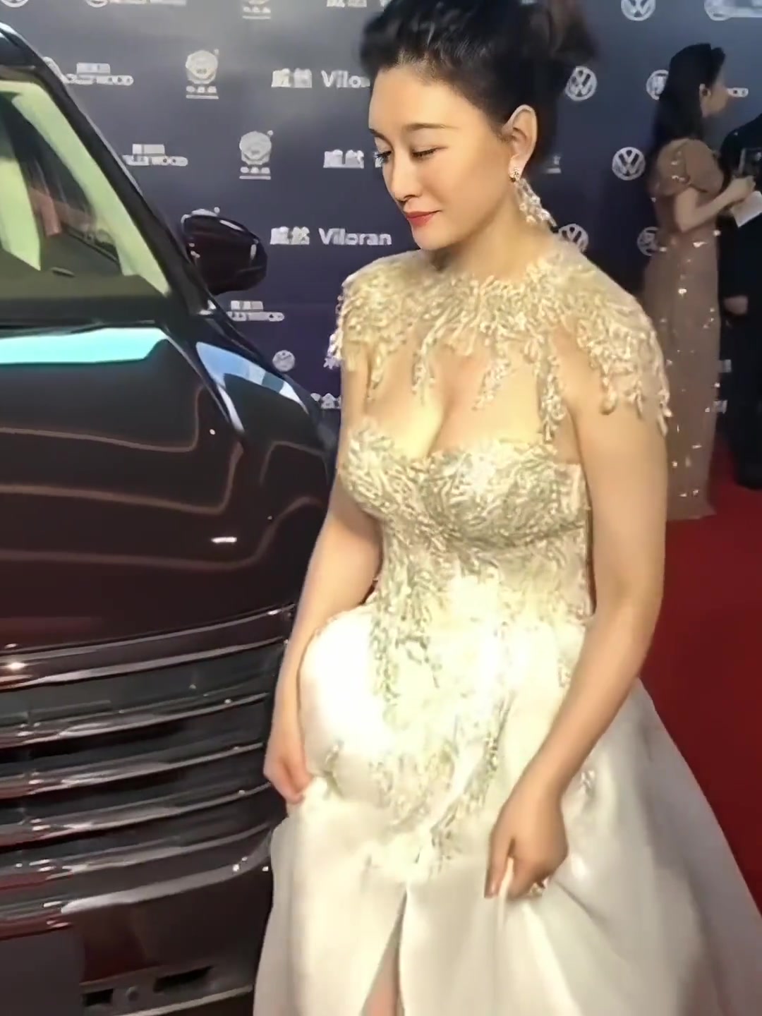 李小冉 sexinsex 47岁的李小冉身材火辣,溢出屏幕的美,让人无法忘记-24VS直播