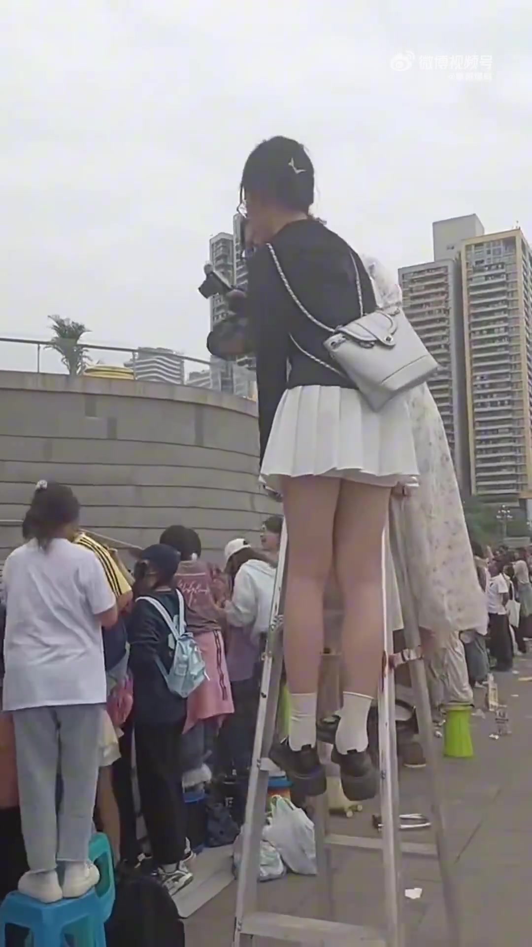 追星女孩的迷惑行为，疯狂程度令人咋舌-24VS直播