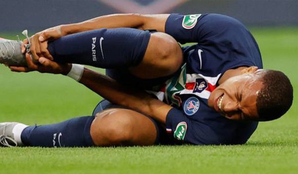 姆巴佩在本赛季法国杯决赛脚踝骨裂